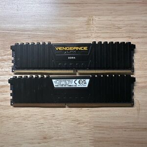 CORSAIR VENGEANCE LPX DDR4 RAM 32GB 2PC